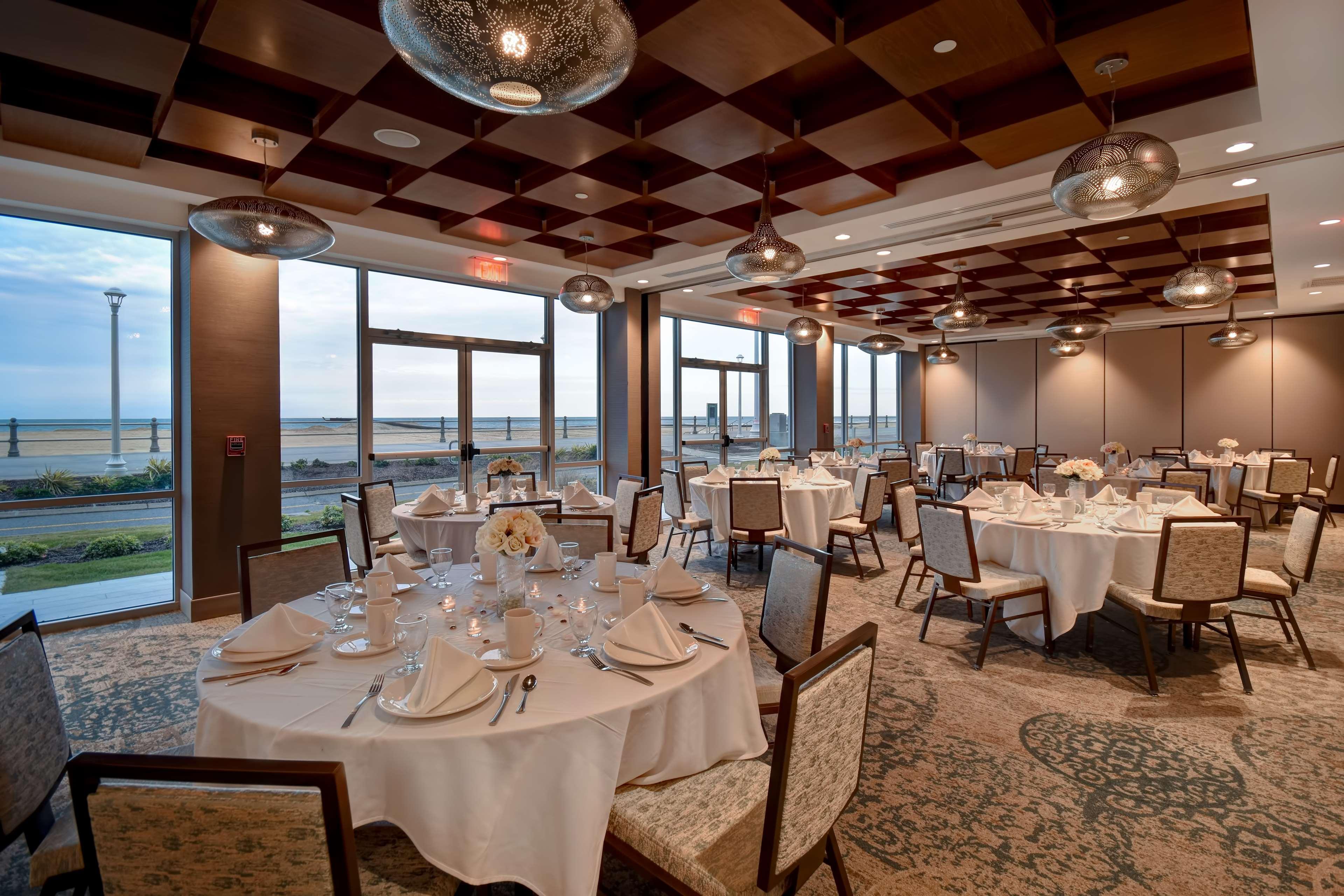 Doubletree By Hilton Oceanfront Virginia Beach Esterno foto