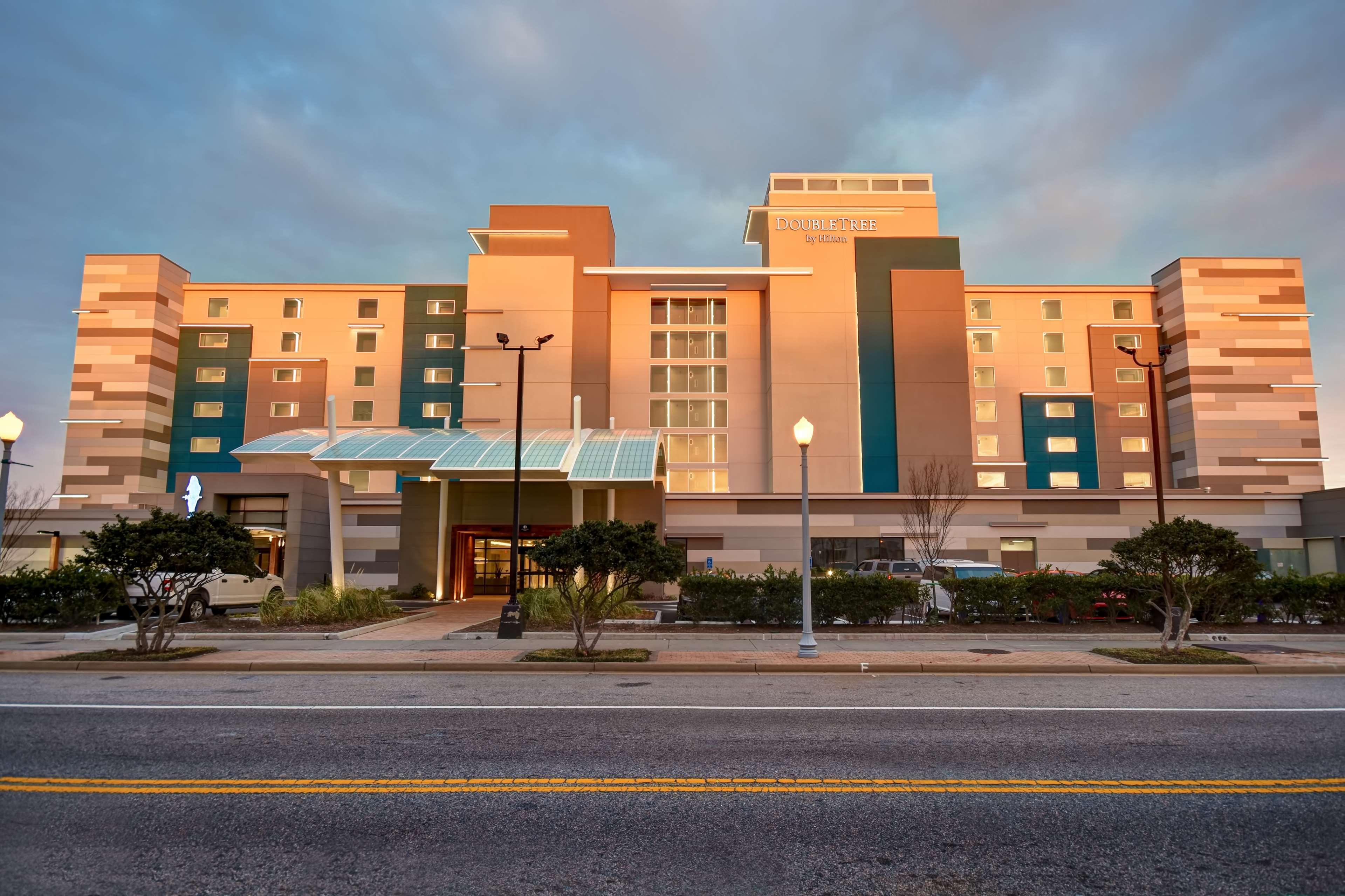 Doubletree By Hilton Oceanfront Virginia Beach Esterno foto