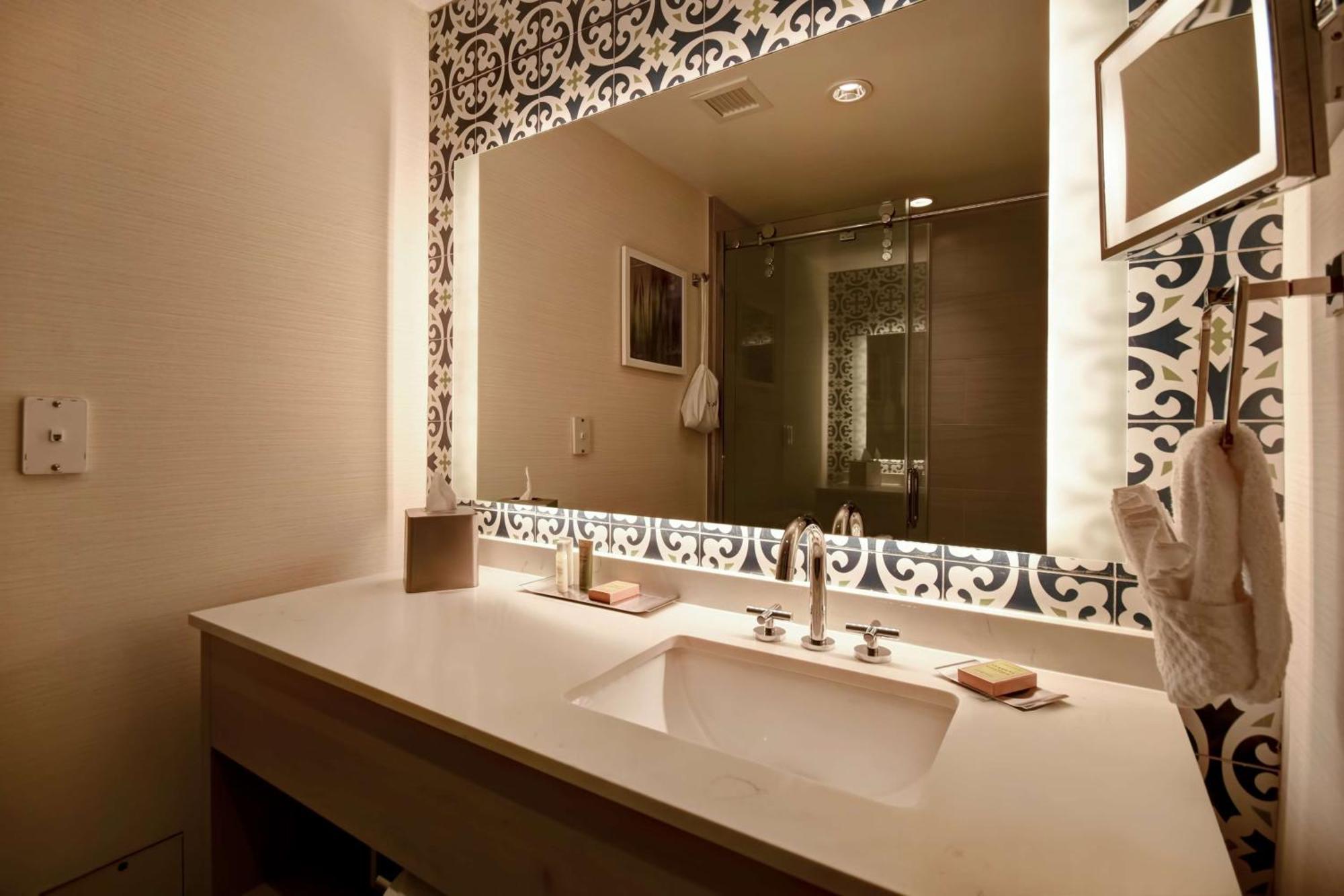 Doubletree By Hilton Oceanfront Virginia Beach Esterno foto