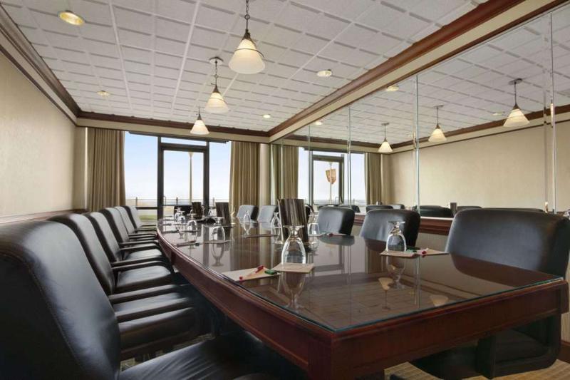Doubletree By Hilton Oceanfront Virginia Beach Esterno foto